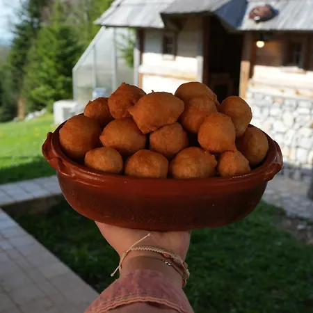 아파트 1400 Tara 모크라 고라